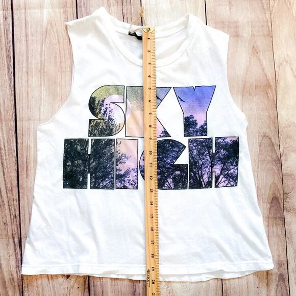 Graphic Print Tank Top 'Sky High' - Picture 7 of 9